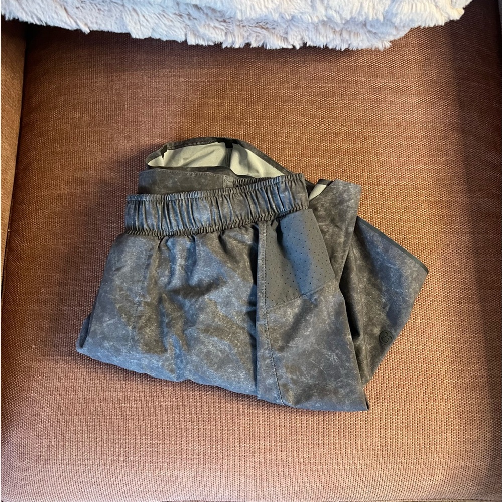 Men’s Lululemon Surge Lined Short 6” (Size M)